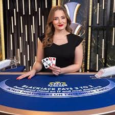 Galactic Gems bonus round with free spins feature