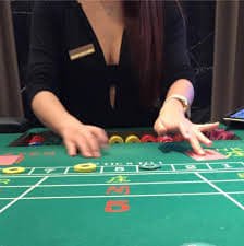 Slot bonus rounds on e200m PG Soft PG Soft slot game with bonus feature active